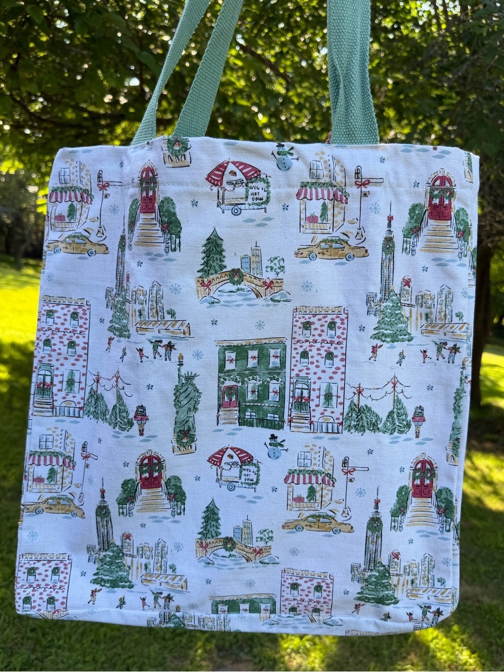 EnVogue Holiday NYC Christmas Canvas Tote Bag Pom Pom Charm NWT - Picture 7 of 10